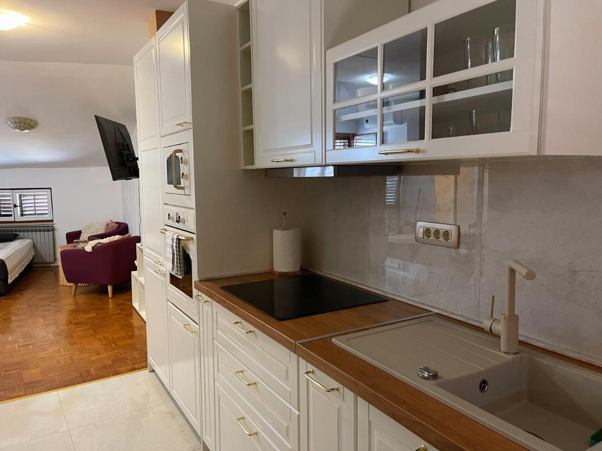 Apartment Zora In The Center Of Crikvenica Exterior foto
